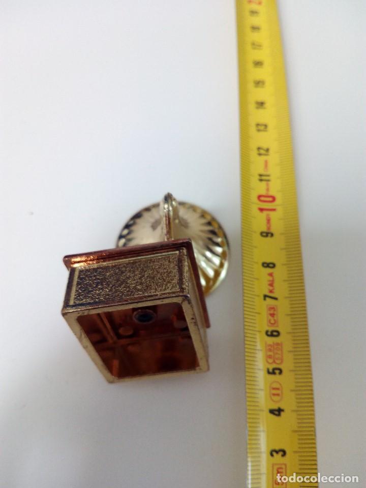 Coleccionismo: Miniatura tocadiscos gramola de cobre - Foto 2