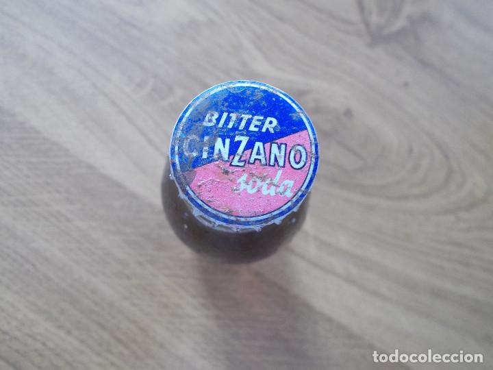 Coleccionismo: BOTELLA BITTER CINZANO SODA LLENA - Foto 3