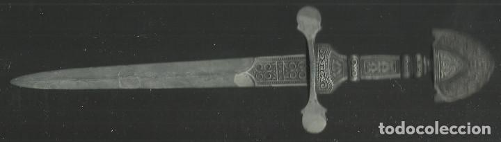 Coleccionismo: RARO ABRECARTAS DE 22 cm. - Foto 1