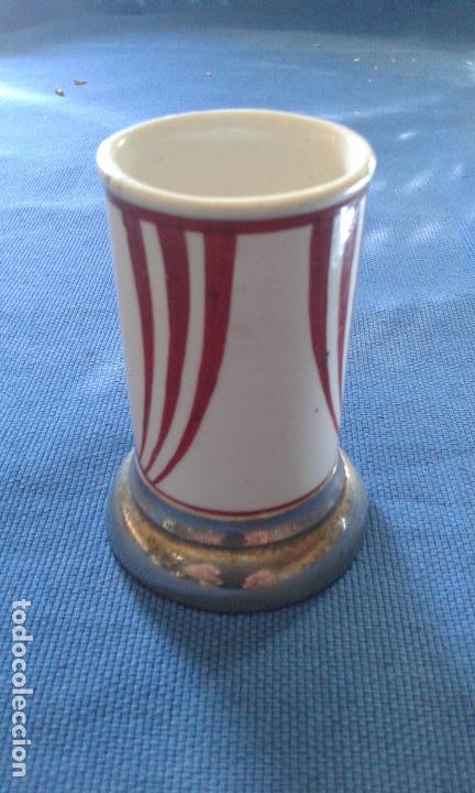 Coleccionismo: PRECIOSO PALILLERO VINTAGE TIPO ART NOUVEAU EN CERAMICA CON BASE DE METAL PLATEADO