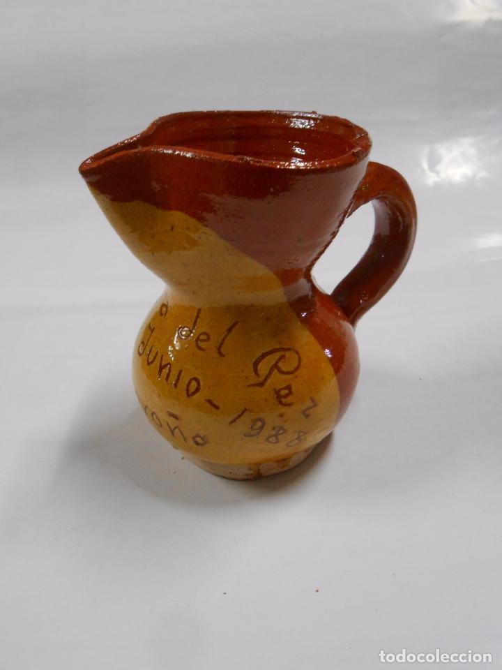 Coleccionismo: JARRITA DE SAN BERNABE. COFRADIA DEL PEZ. LOGRO&Ntilde;O. 11 JUNIO DE 1988. PB17