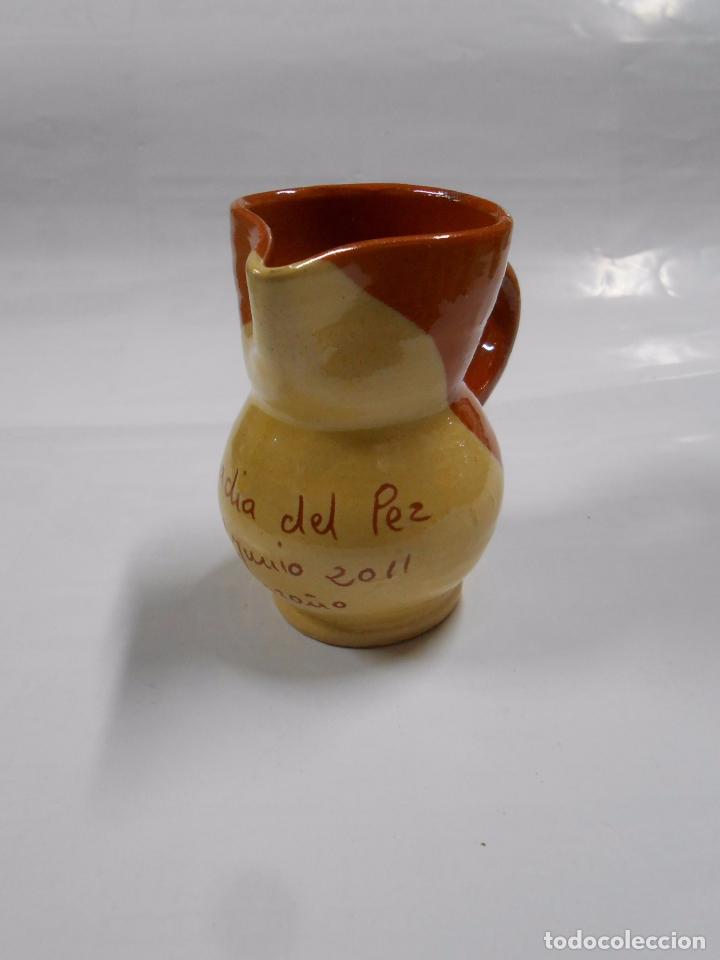 Coleccionismo: JARRITA DE SAN BERNABE. COFRADIA DEL PEZ. LOGRO&Ntilde;O. 11 JUNIO DE 2011. PB17