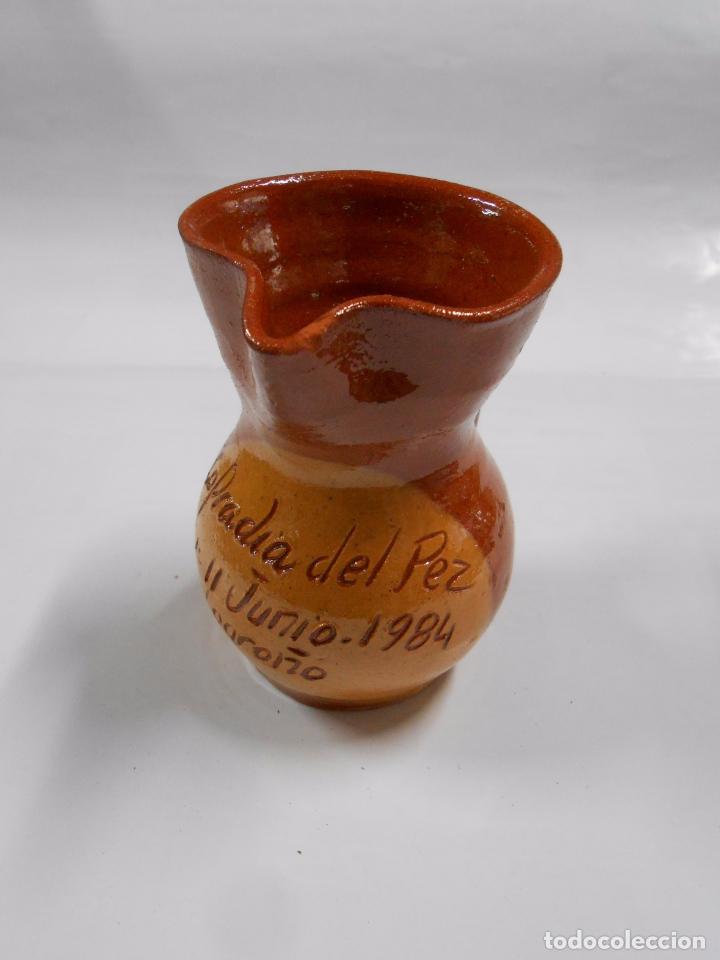 Coleccionismo: JARRITA DE SAN BERNABE. COFRADIA DEL PEZ. LOGRO&Ntilde;O. 11 JUNIO DE 1984. PB18