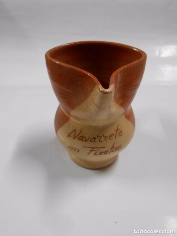 Coleccionismo: JARRITA DE CERAMICA NAVARRETE EN FIESTAS. PB18