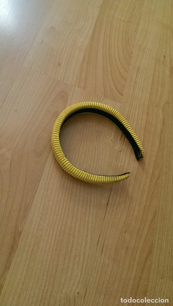 Coleccionismo: DIADEMA COLOR AMARILLO