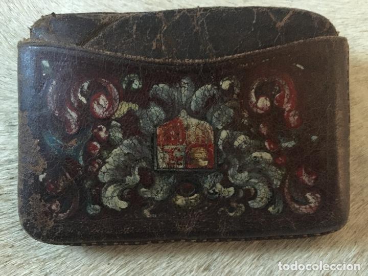 Coleccionismo: Petaca de cuero con escudo pintado - Foto 6