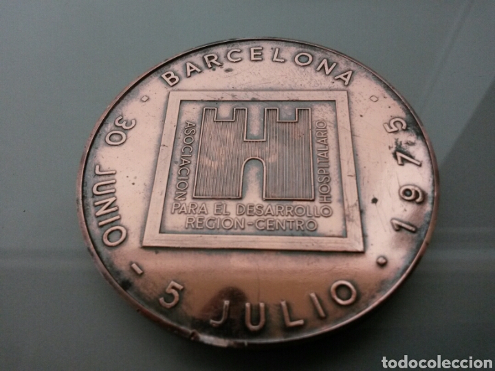 Colecionismo: GRAN MEDALLA 1975 III CONGRESO NACIONAL HOSPITALES BARCELONA 81gr 6cm DIAMETRO