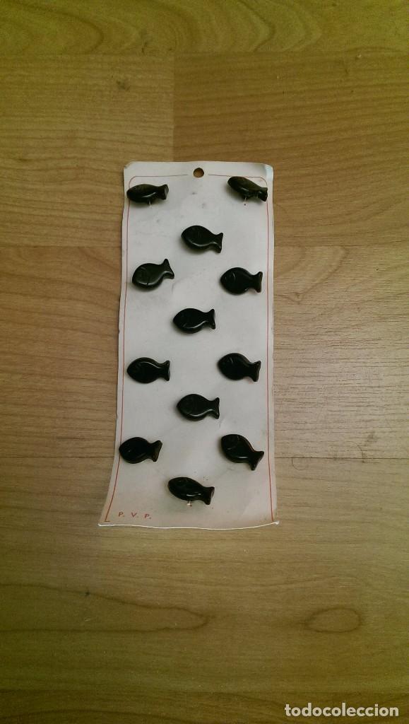 Collectionnisme: ANTIGUO BLISTER BOTONES INFANTILES PECES COLOR NEGRO (12 UNIDADES)