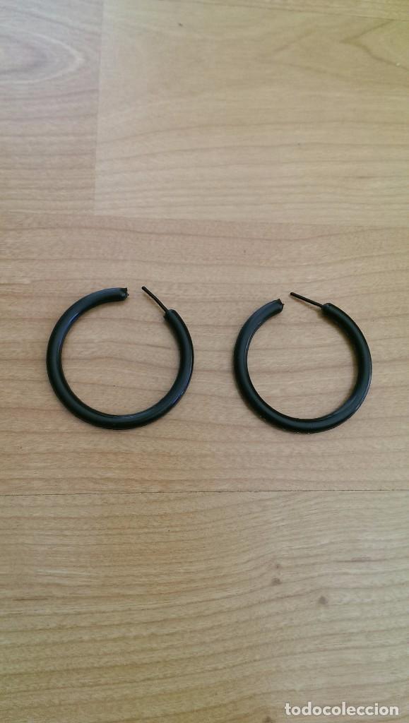 Sammeln: PENDIENTES NEGROS