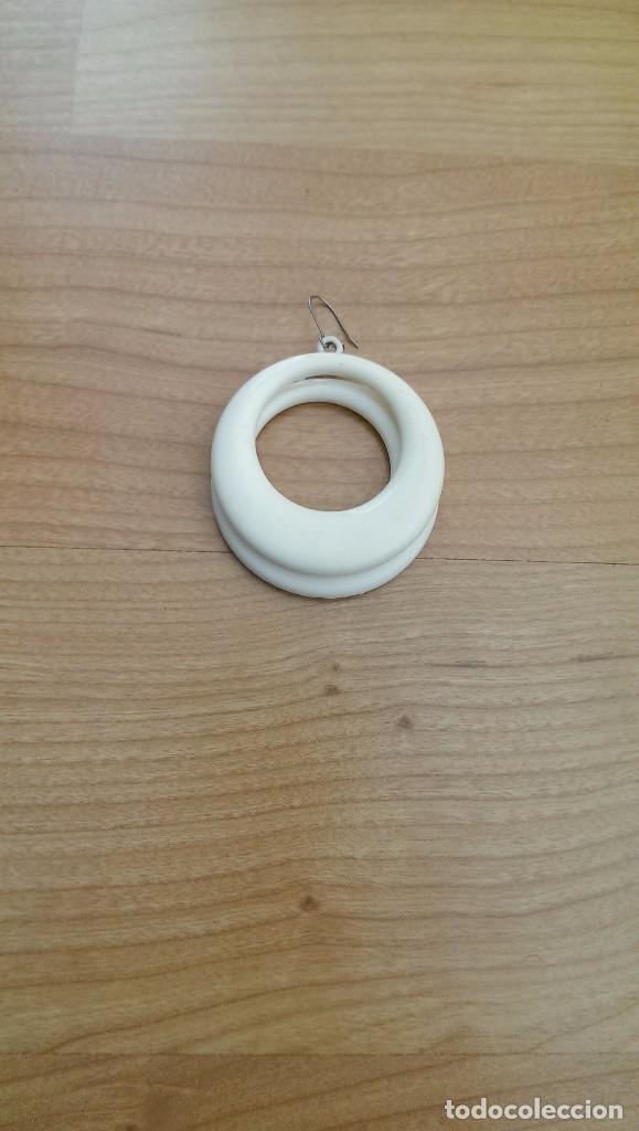 Coleccionismo: PENDIENTES BLANCOS