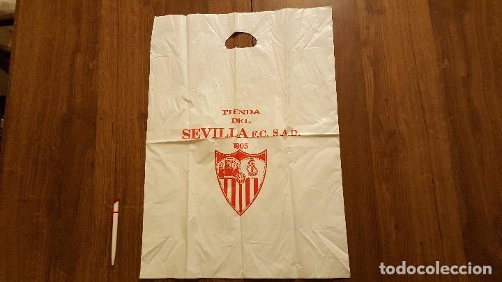 Sammeln: Bolsa pl&aacute;stico Sevilla FC, Umbro.