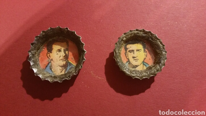 Coleccionismo: Chapas para jugar con cromos de futbolistas. Cinzano.