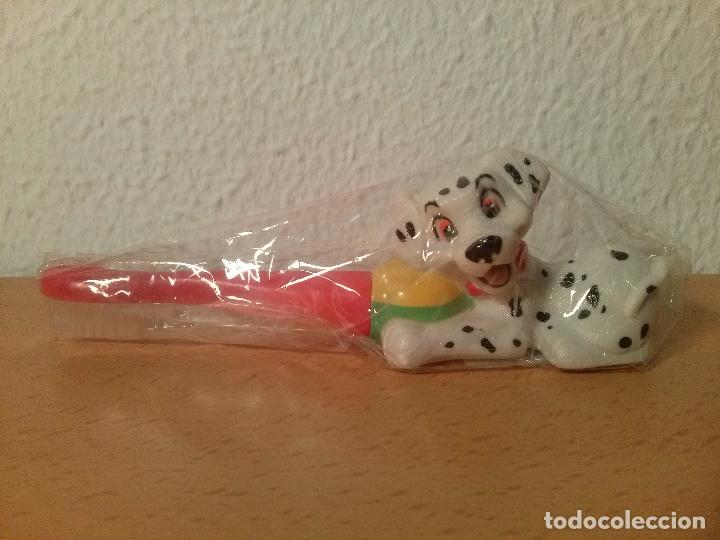 Coleccionismo: Cepillo de dientes Disney 101 d&aacute;lmatas. Marca Zooth. A&ntilde;os 90. Nuevo.