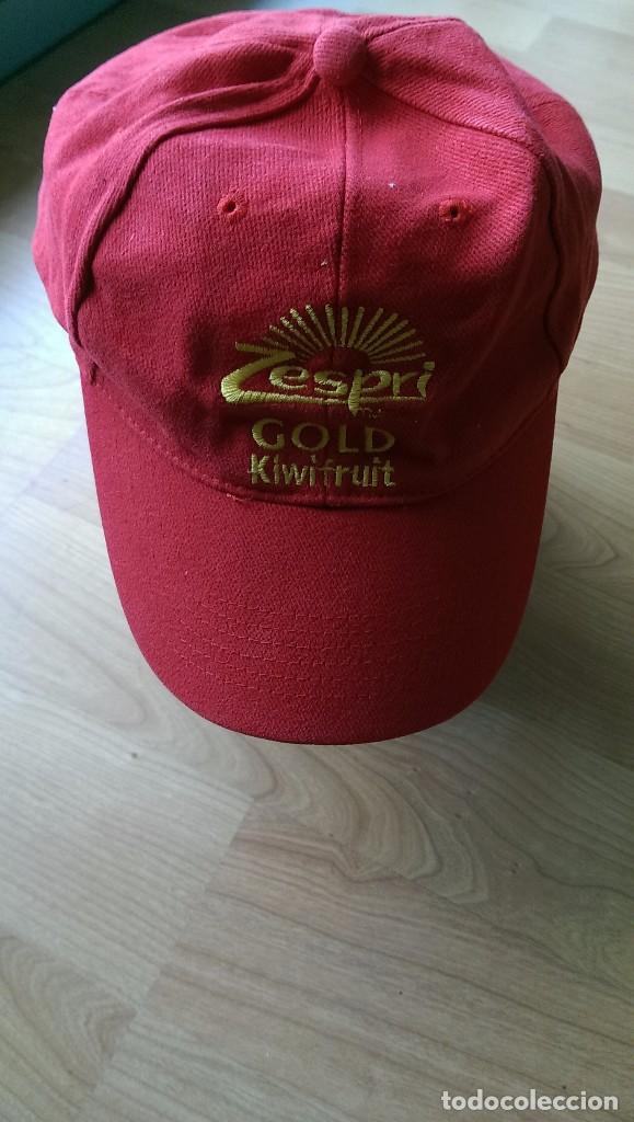 Sammeln: GORRA &laquo;KIWI ZESPRI&raquo; ROJA