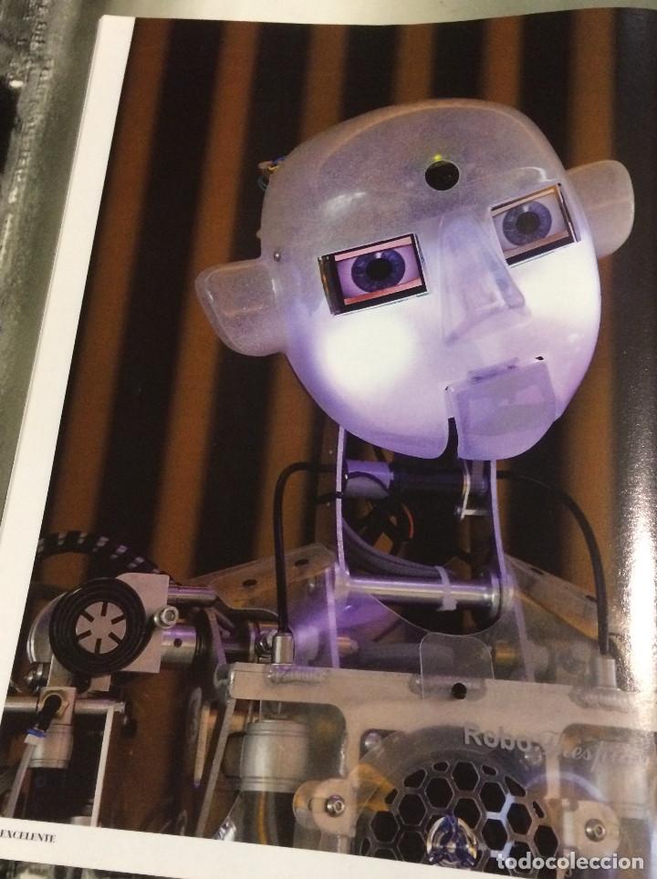 Coleccionismo: Fotograf&iacute;a art&iacute;stica. Robot humanoide. P&aacute;gina de revista, enmarcable.