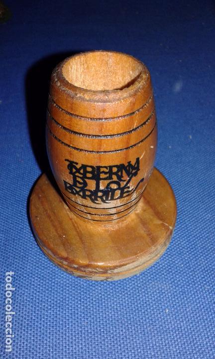 Coleccionismo: ANTIGUO PALILLERO DE MADERA PUBLICIDAD DE LA TABERNA LOS BARRILES