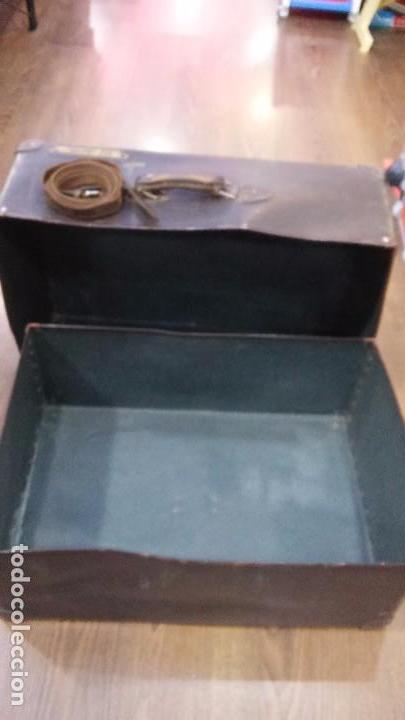 Coleccionismo: CUBETA BA&Uacute;L MALETA VIAJANTE DE JUGUETES 60S.