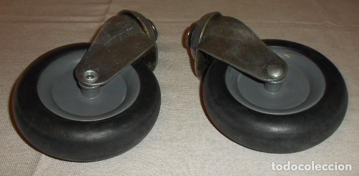 Colecionismo: dos ruedas miden 10 cms