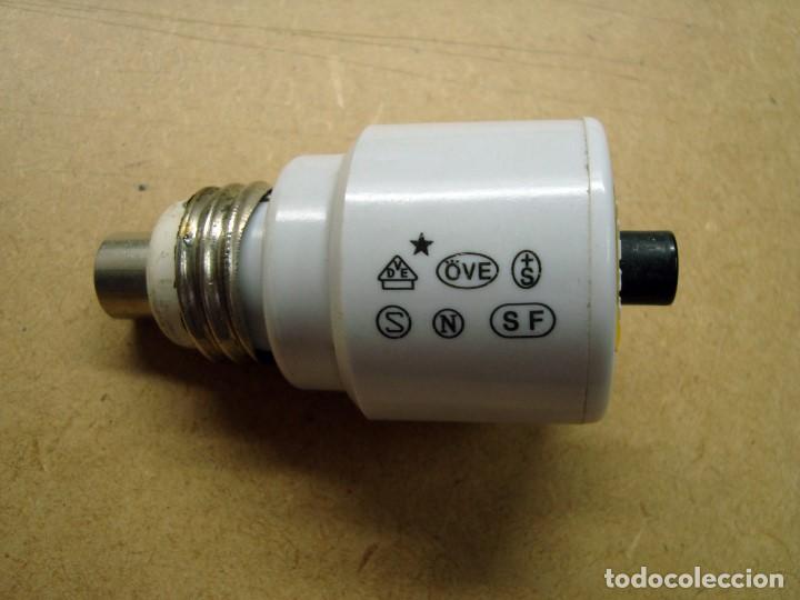 Coleccionismo: Electricidad, especie de antiguo magnetotermico o diferencial de porcelana - esta estropedo