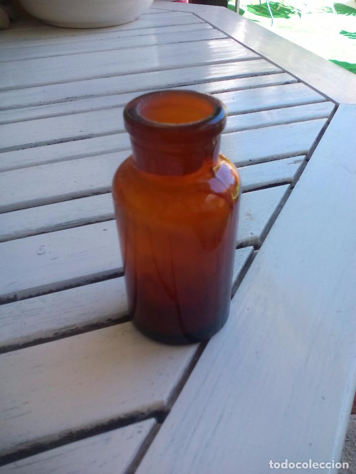 Coleccionismo: Antiguo frasco ambar de farmacia, botica o laboratorio. 11 cm. Tarro, bote, botella.