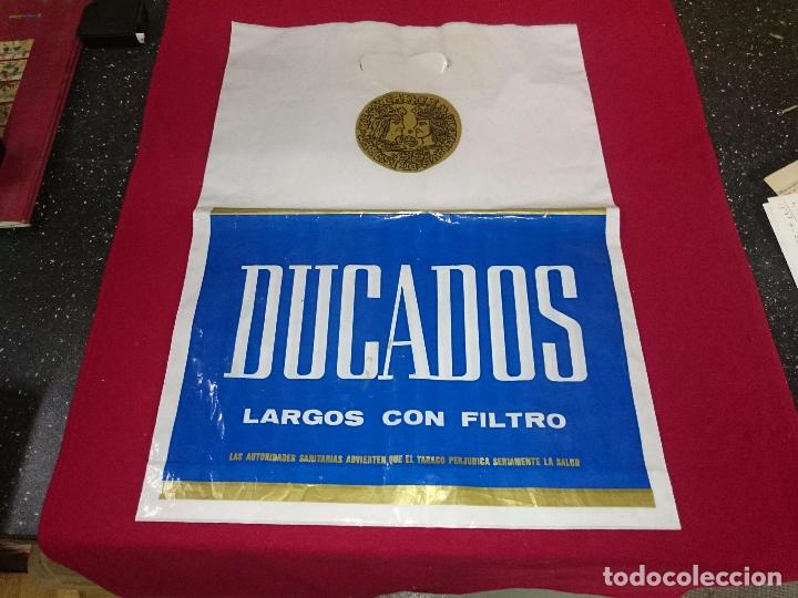 Coleccionismo: Bolsa de pl&aacute;stico publicitaria Ducados - Foto 2