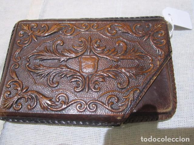 Coleccionismo: Pitillera de cuero repujado 13 x 9 cms. - Foto 1