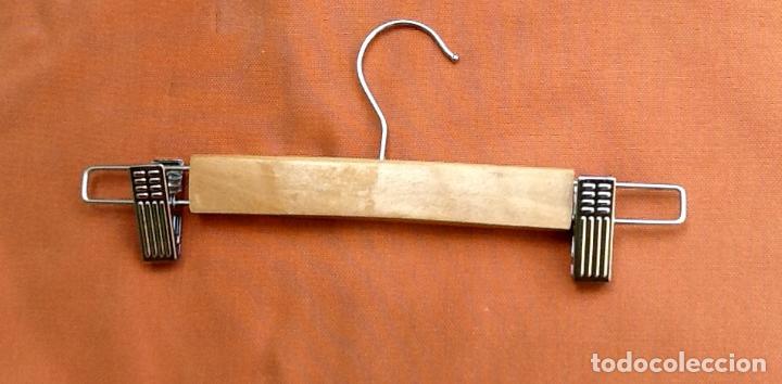 Collectionnisme: PERCHA DE MADERA CON PINZAS.  ENVIO INCLUIDO EN EL PRECIO.