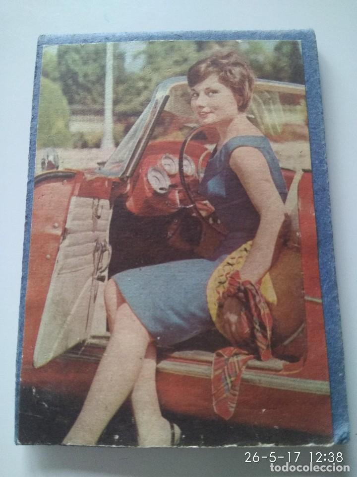 Coleccionismo: Antiguo espejo hecho de cartulina con cromo de actriz famosa a&ntilde;os 60.