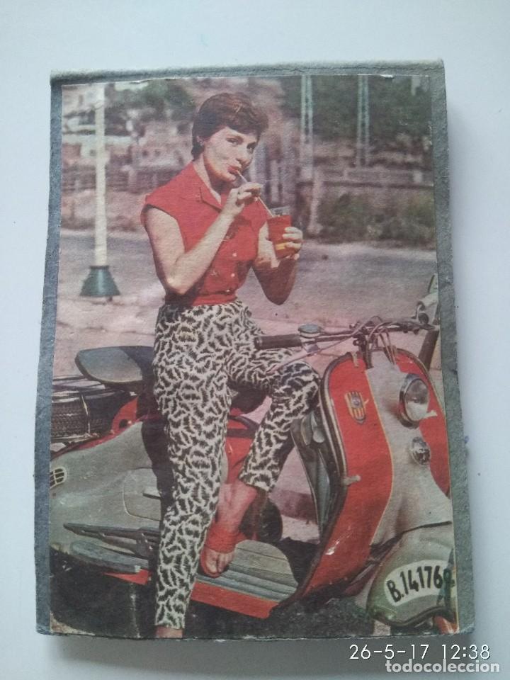 Coleccionismo: Antiguo espejo hecho de cartulina con cromo de actriz famosa a&ntilde;os 60.