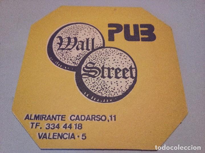 POSAVASOS WALL STREET PUB
