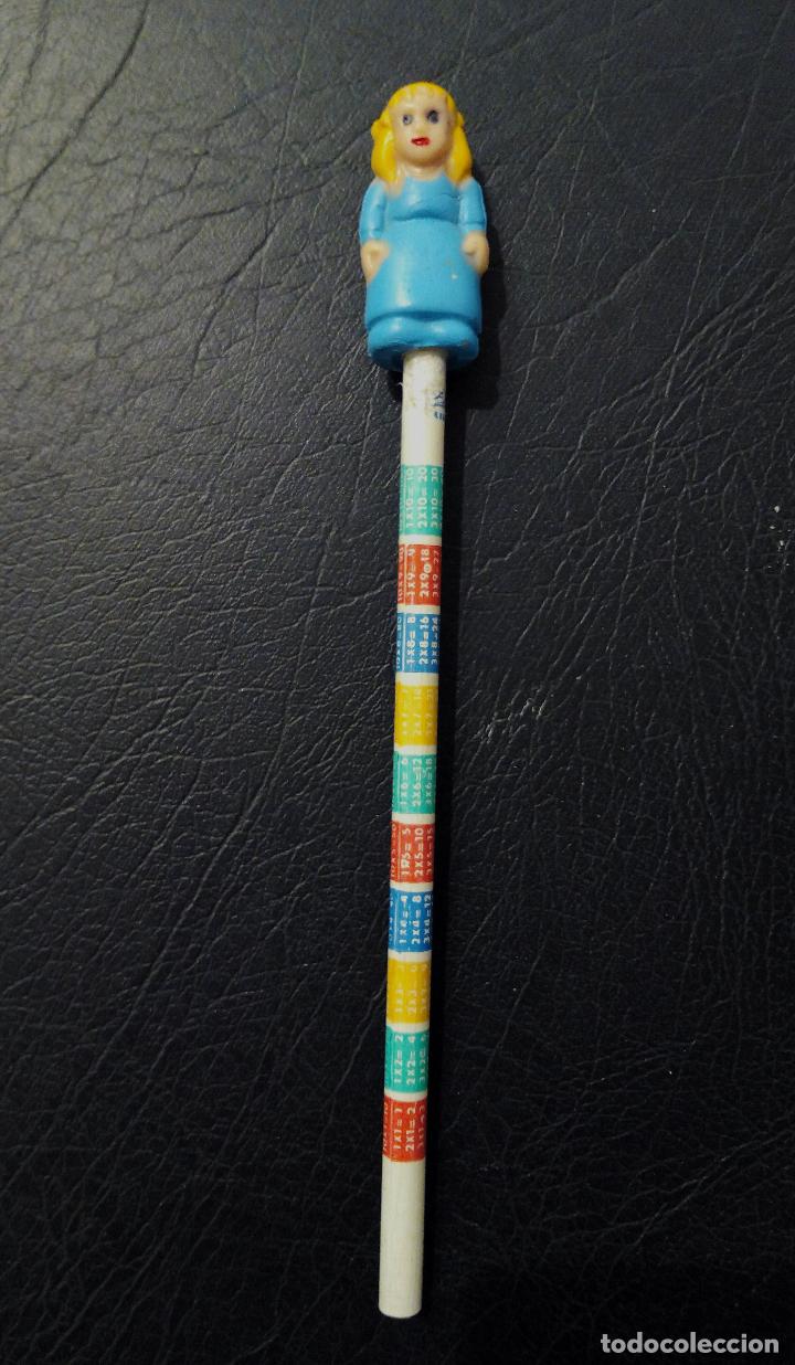 Coleccionismo: LAPIZ CON TAP&Oacute;N - CAPUCH&Oacute;N DE CLARA - DE HEIDI - DE GOMA.