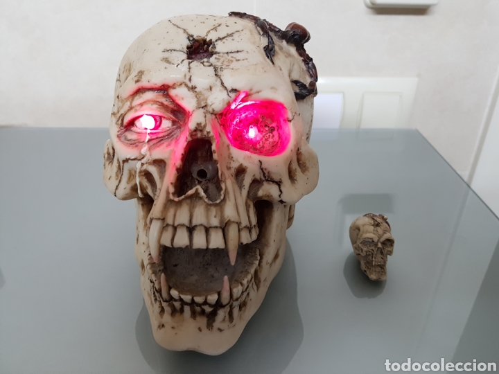 Coleccionismo: CALAVERA CON LUZ Y SONIDO - Foto 1