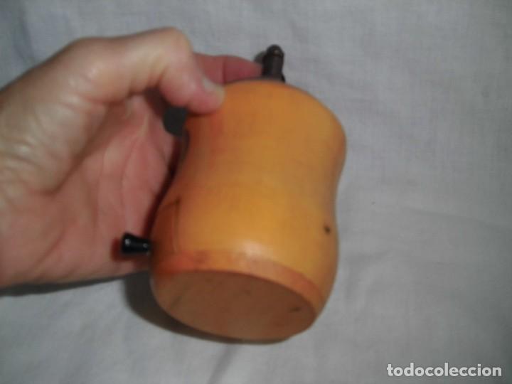 Coleccionismo: BONITO MOLINILLO MINIATURA DE COLECCION EN MADERA - Foto 4