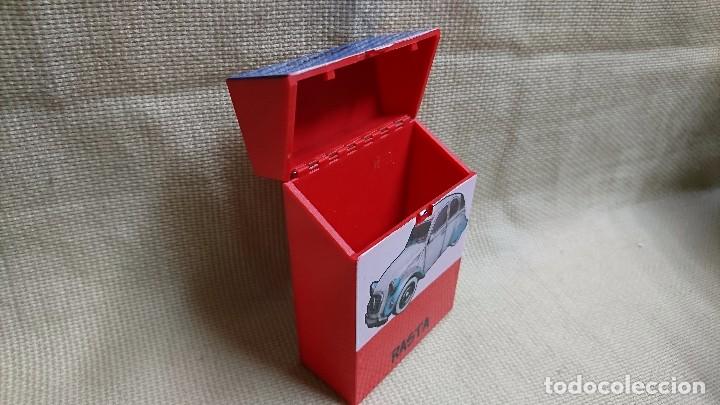 Coleccionismo: TABAQUERA DECORADA 2 CV, FRANCIA - Foto 3