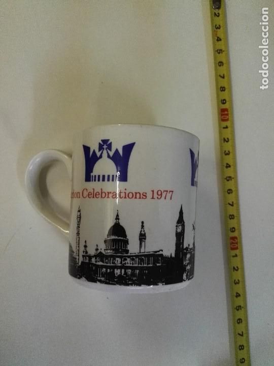 Collectionnisme: Taza de 1977 de la celebraci&oacute;n de los 25 a&ntilde;os de la Reina Elisabeth II de Inglaterra UK