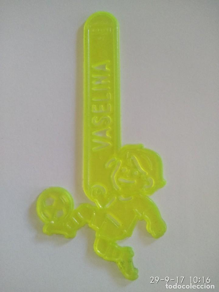 Coleccionismo: Palo Petit Suisse Danone para hacer helados. Colecci&oacute;n jugadas F&uacute;tbol Vaselina Amarillo. A&ntilde;os 90.