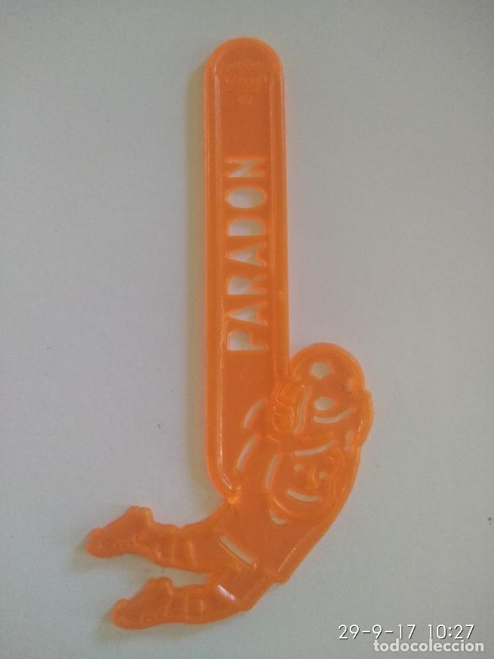 Coleccionismo: Palo Petit Suisse Danone para hacer helados. Colecci&oacute;n jugadas F&uacute;tbol En Parad&oacute;n Naranja. A&ntilde;os 90.
