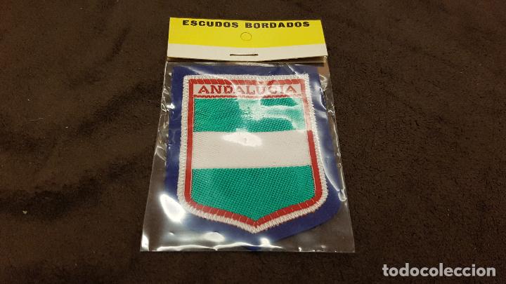 Sammeln: PARCHE ESCUDO BORDADO CON BANDERA ANDALUC&Iacute;A