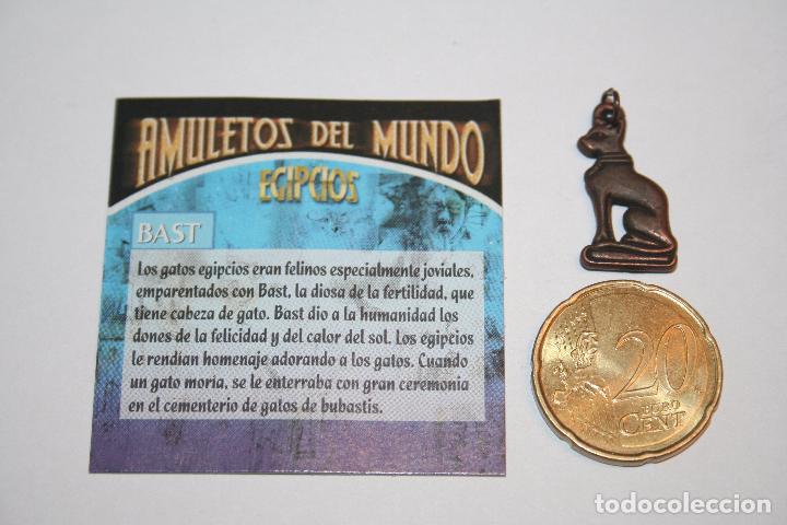 Coleccionismo: BAST *** AMULETOS DEL MUNDO EGIPCIOS *** COLGANTE + TARJETA IDENTIDAD *** MBC ***