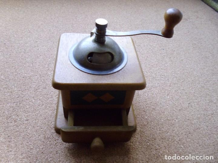 Coleccionismo: MOLINILLO DE CAF&Eacute; MINIATURA MADERA Y METAL - Foto 2