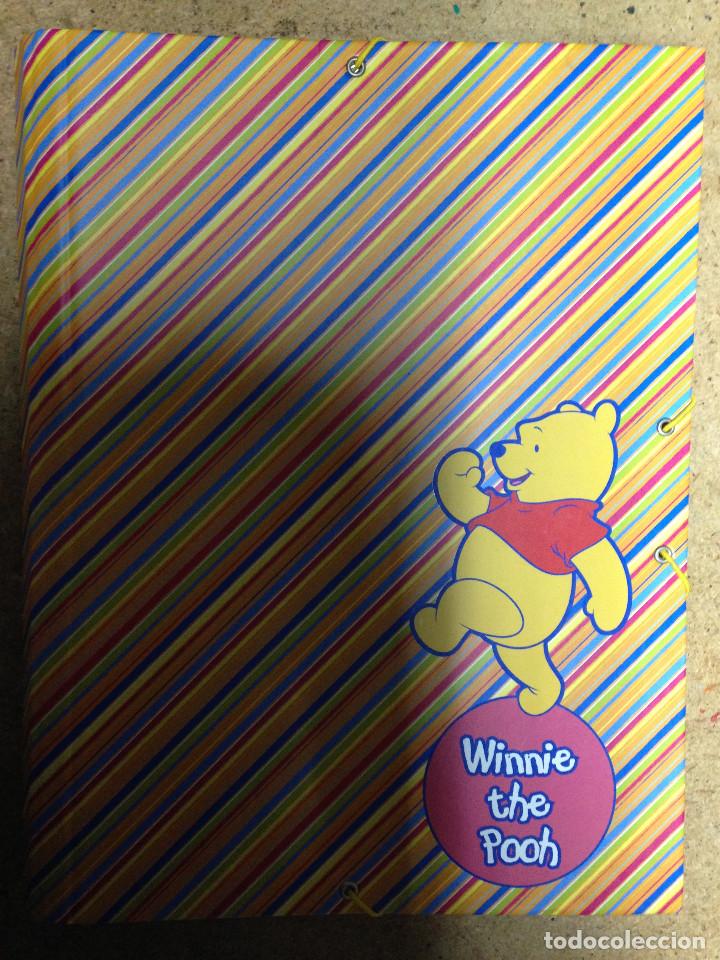 Coleccionismo: carpeta carton forrado con gomas y solapas WINNIE THE POOH