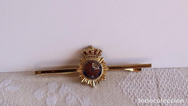 Coleccionismo: ALFILER insignia escudo dordado CUERPO NACIONAL DE POLICIA