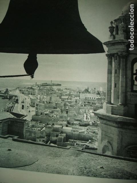 Coleccionismo: CADIZ VISTA DESDE LA CATEDRAL LAMINA HUECOGRABADO A&Ntilde;OS 40 16 X 21 CMTS