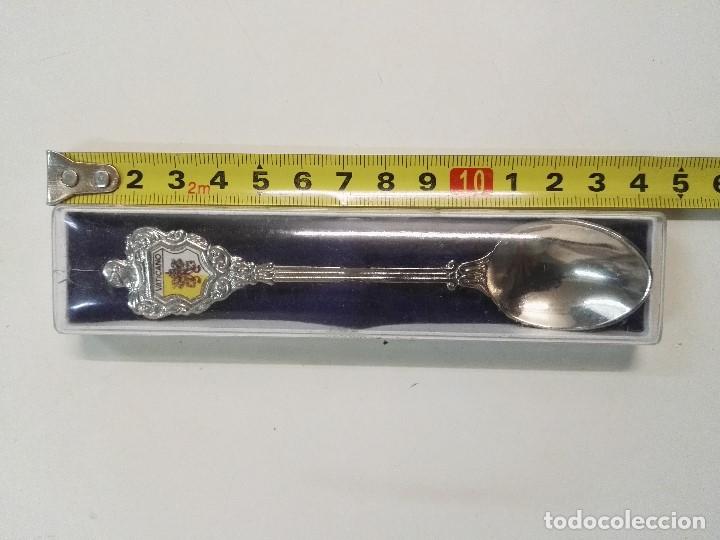 Coleccionismo: Cuchara recuerdo del Vaticano, de metal. - Foto 1