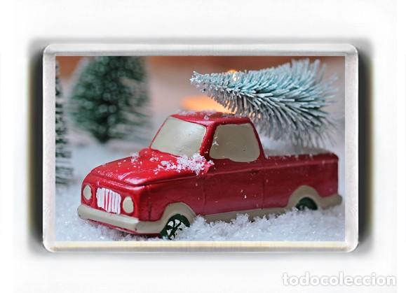 Coleccionismo: IMAN ACRILICO NEVERA - NAVIDAD COCHE ROJO CON ABETO