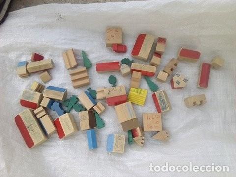 Coleccionismo: JUGUETE PUEBLO MADERA CASAS ARBOLES NAVES