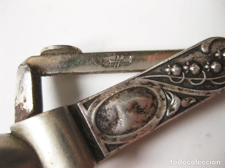 Coleccionismo: ANTIGUO CORTAPUROS CON LAS CACHAS DE PLATA - Foto 4