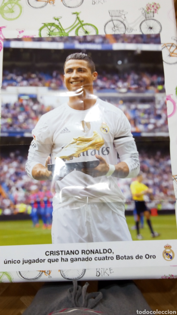 Coleccionismo: Cristiano Ronaldo. P&oacute;ster plegable del &uacute;nico jugador que ha ganado cuatro botas de oro. Real Madrid