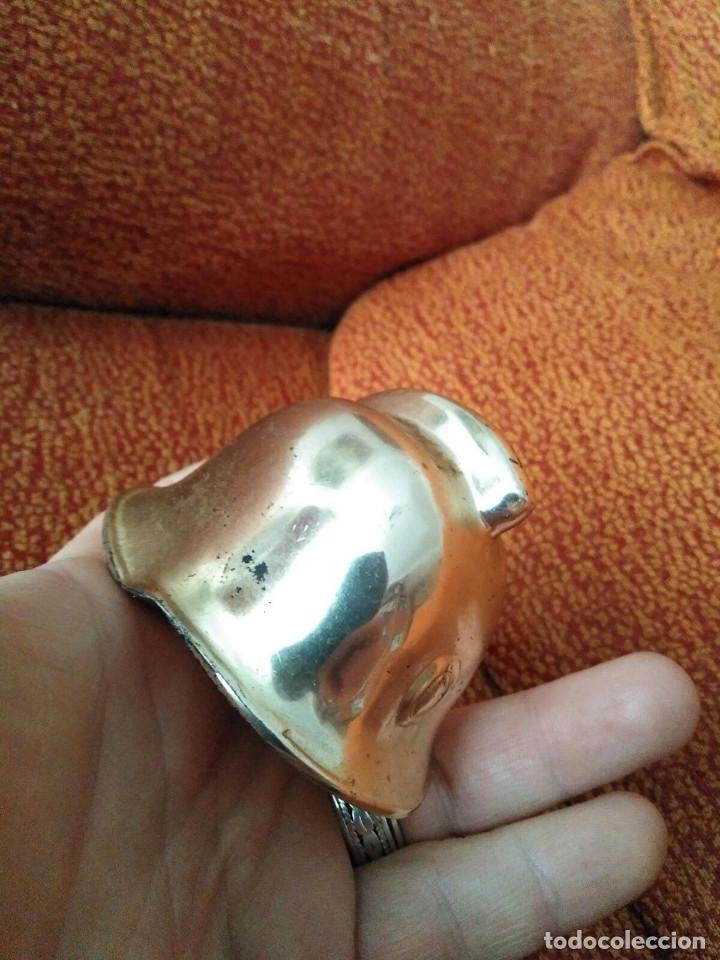 Coleccionismo: abrebotellas con forma de  gorro  de bombero - Foto 1