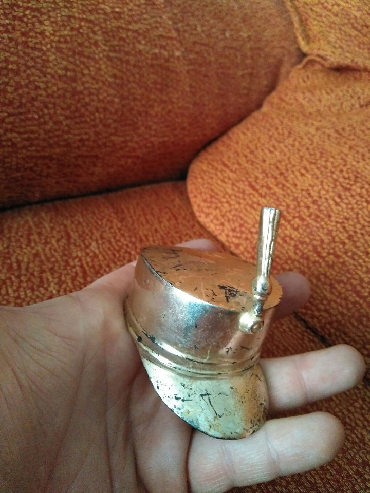 Coleccionismo: abrebotellas con forma de gorro militar - Foto 2